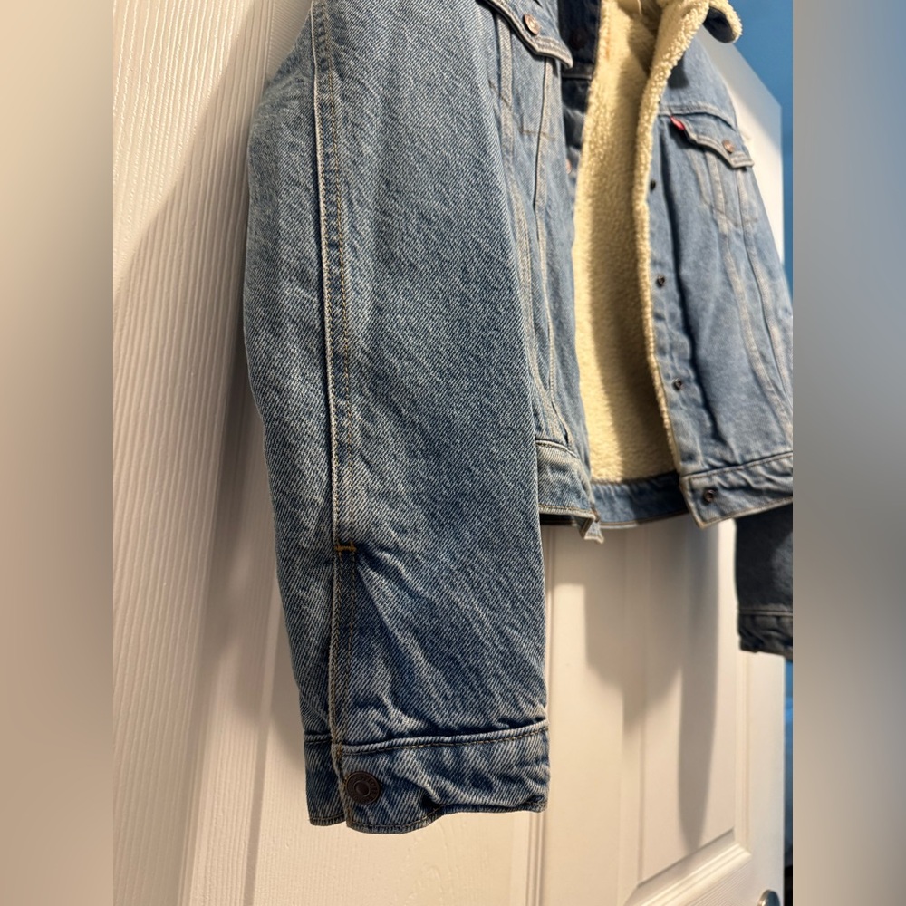 Levi's Sherpa Lined Denim Jacket - Picture 4 of 8